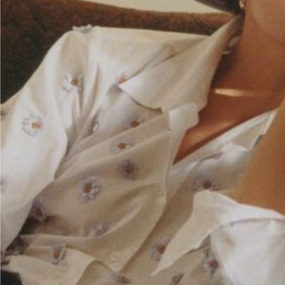 Anthropologie Dhruv Kapoor shirt with embroidered sequin daisies - Picture 2 of 11